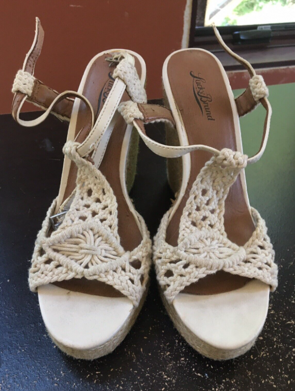 Espadrilles dengan aksen rajutan